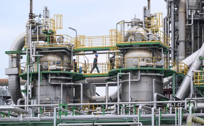 Light/ Heavy Petroleum, Light Crude Oil
